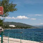 In With Sea View, Terrace, Air Conditioning, Wifi